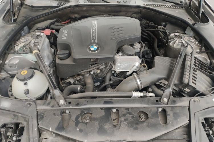 Used BMW 5 Series 2013 525Li Luxury Model Engine Bay