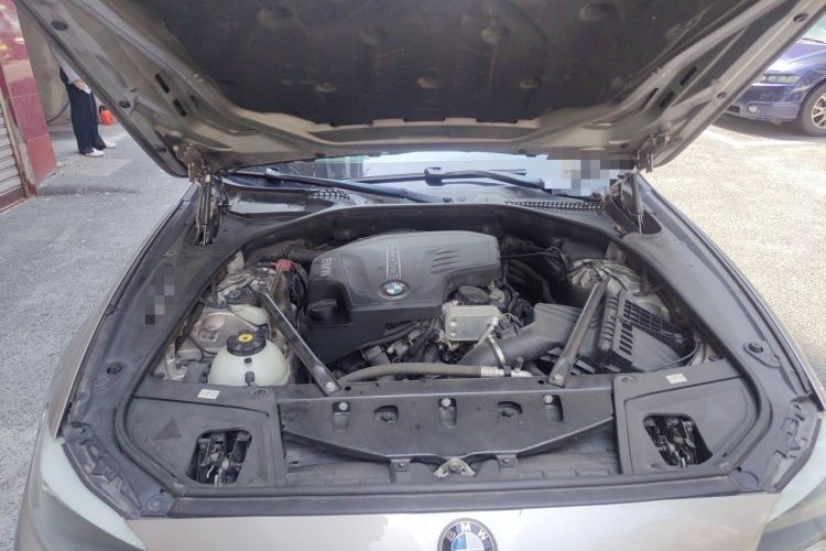 Used BMW 5 Series 2013 525Li Luxury Model Engine Bay