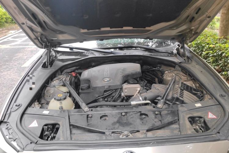 Used BMW 5 Series 2013 520Li Elegant Edition Engine Bay