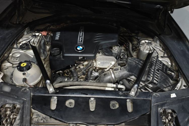 Used BMW 5 Series 2013 525Li Luxury Model Engine Bay