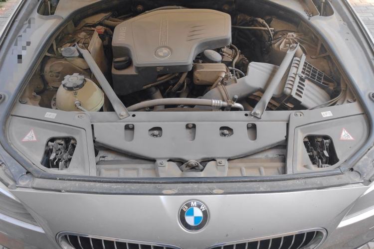 Used BMW 5 Series 2013 520Li Elegant Edition Engine Bay