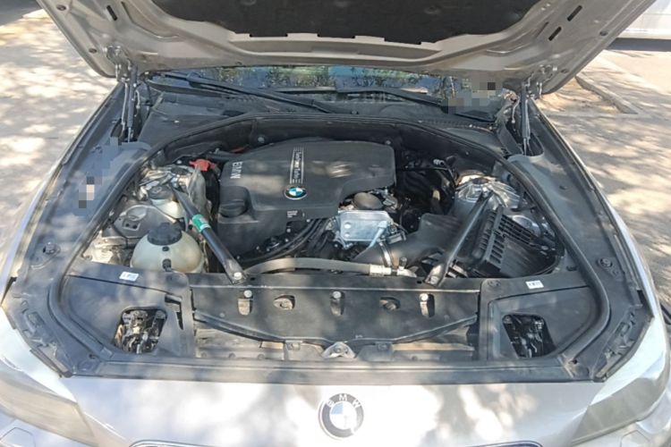 Used BMW 5 Series 2013 525Li Luxury Model Engine Bay