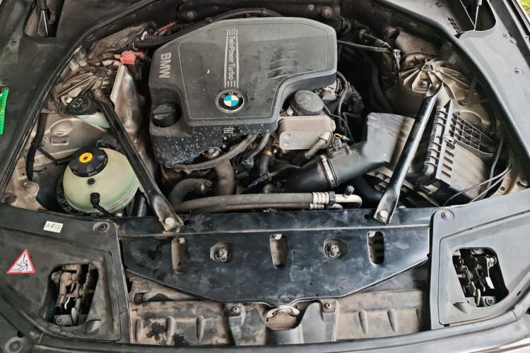 Used BMW 5 Series 2013 520Li Elegant Edition Engine Bay