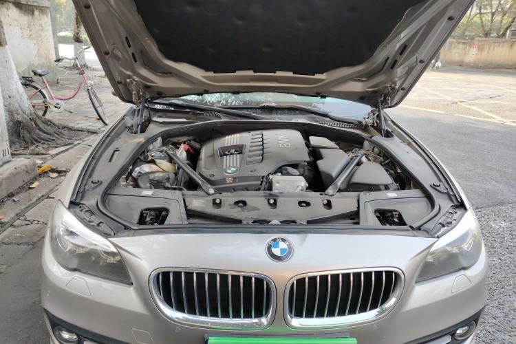 Used BMW 5 Series 2013 530Li Leading Model Engine Bay