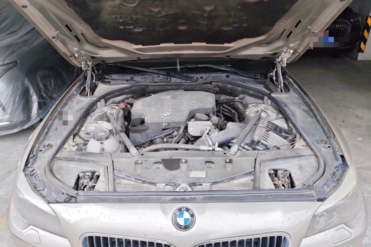 Used BMW 5 Series 2013 525Li Luxury Model Engine Bay