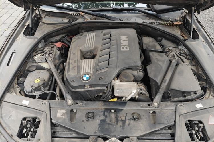 Used BMW 5 Series 2013 530Li Leading Model Engine Bay