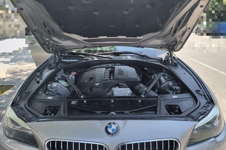 Used BMW 5 Series 2013 535Li Leading Model Engine Bay