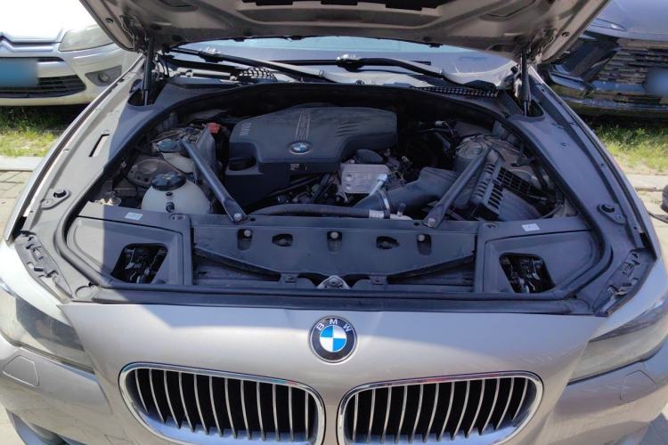 Used BMW 5 Series 2013 525Li Luxury Model Engine Bay