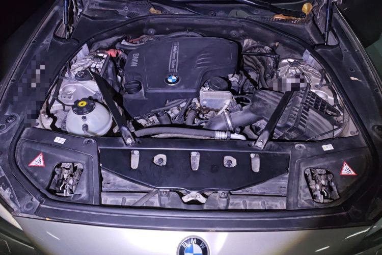 Used BMW 5 Series 2013 525Li Leading Model Engine Bay