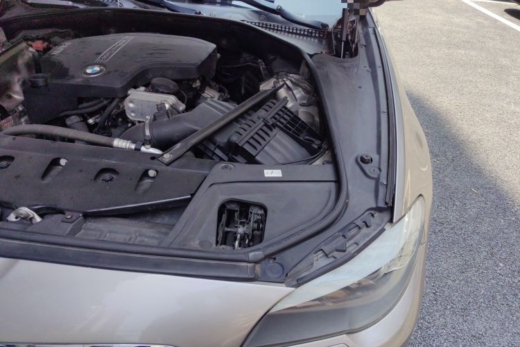 Used BMW 5 Series 2013 525Li Luxury Model Engine Bay Left