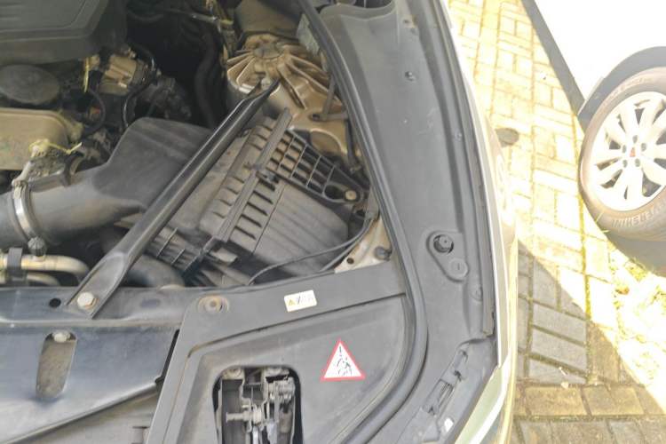 Used BMW 5 Series 2013 520Li Elegant Edition Engine Bay Left