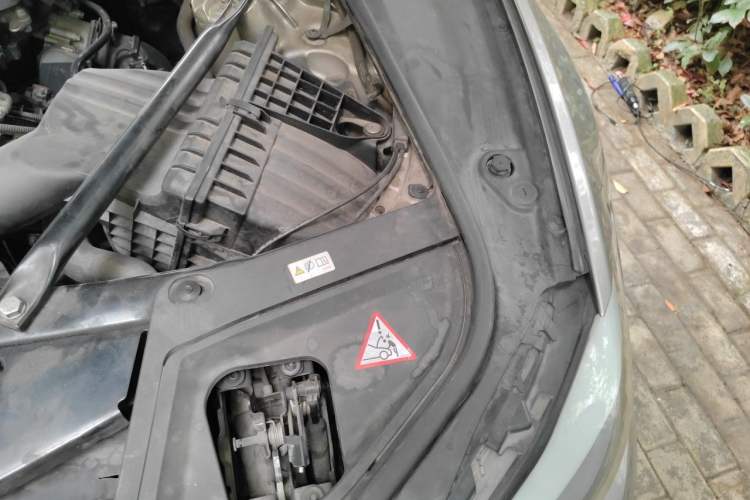 Used BMW 5 Series 2013 520Li Elegant Edition Engine Bay Left