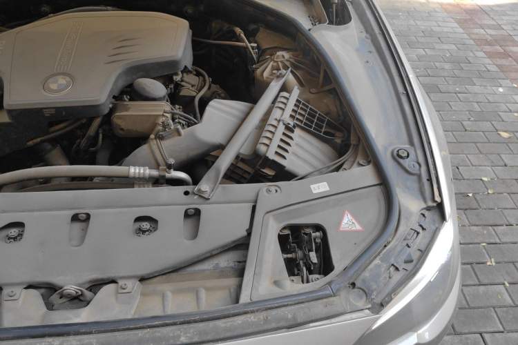 Used BMW 5 Series 2013 520Li Elegant Edition Engine Bay Left