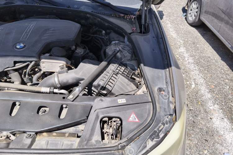 Used BMW 5 Series 2013 525Li Luxury Model Engine Bay Left