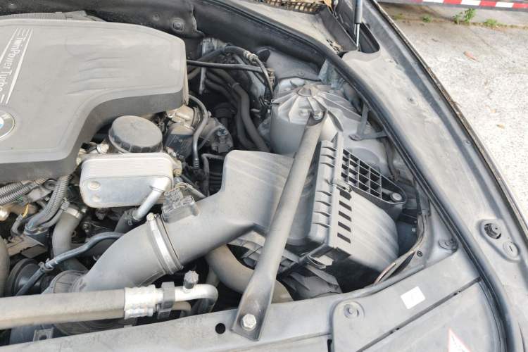 Used BMW 5 Series 2013 520i Elegant Edition Engine Bay Left