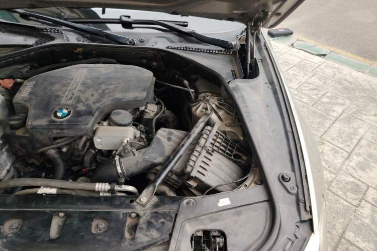 Used BMW 5 Series 2013 525Li Leading Model Engine Bay Left