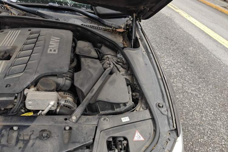 Used BMW 5 Series 2013 530Li Leading Model Engine Bay Left