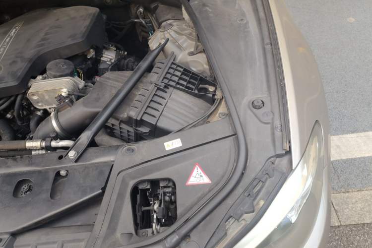 Used BMW 5 Series 2013 520i Elegant Edition Engine Bay Left