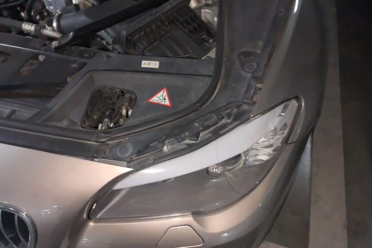 Used BMW 5 Series 2013 525Li Luxury Model Engine Bay Left