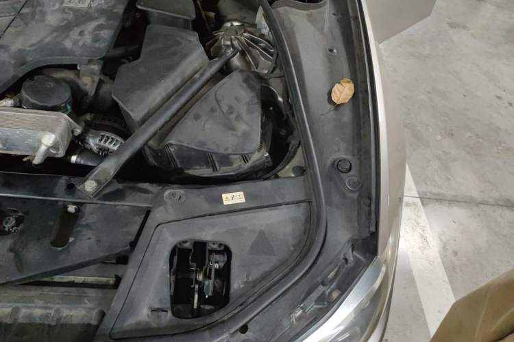 Used BMW 5 Series 2013 530Li Leading Model Engine Bay Left