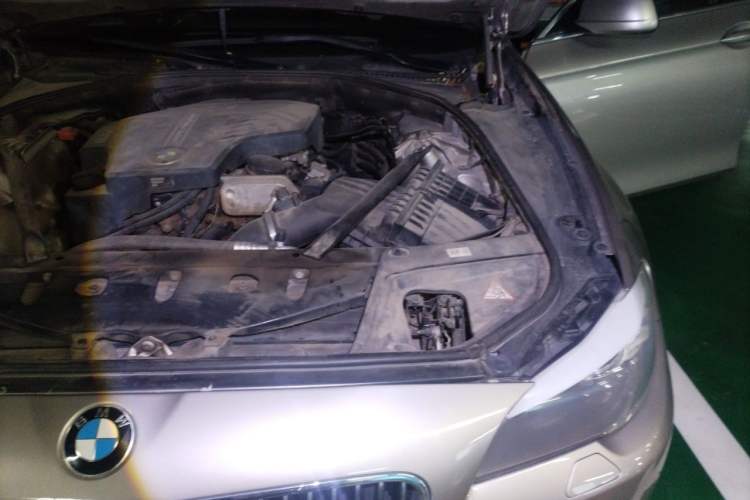 Used BMW 5 Series 2013 525Li Luxury Model Engine Bay Left