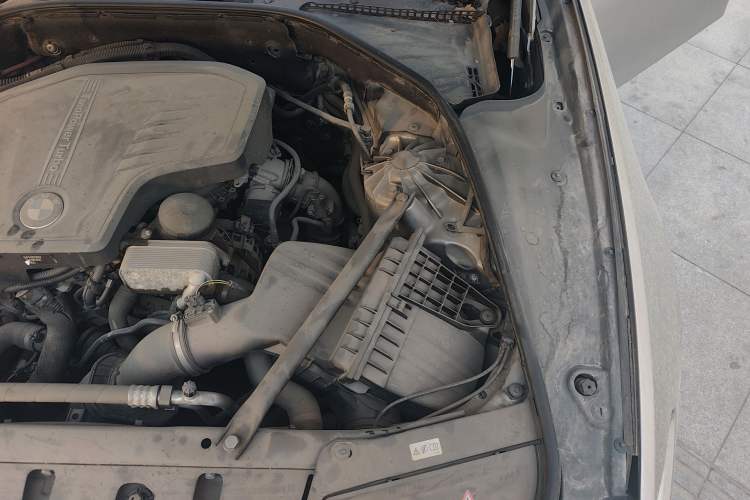 Used BMW 5 Series 2013 525Li Luxury Model Engine Bay Left