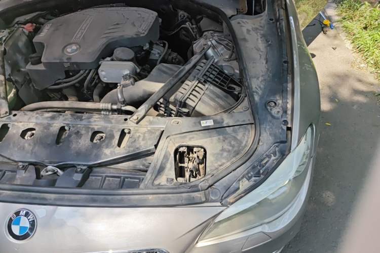 Used BMW 5 Series 2013 525Li Luxury Model Engine Bay Left