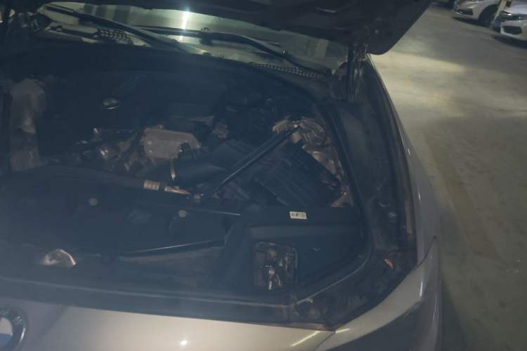 Used BMW 5 Series 2013 525Li Luxury Model Engine Bay Left
