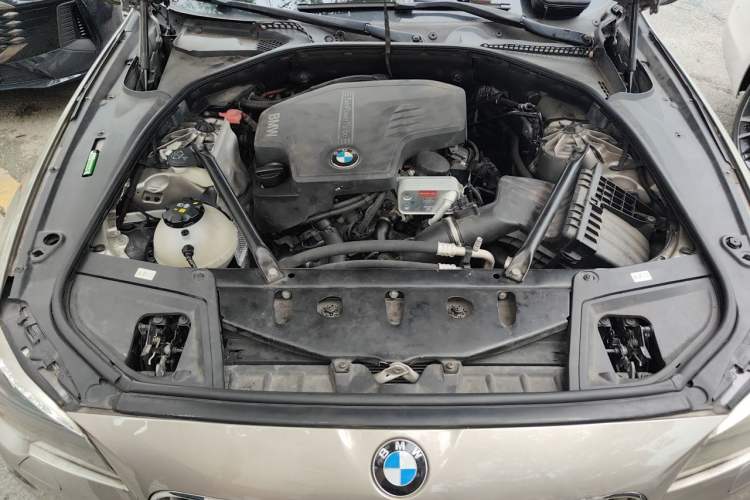 Used BMW 5 Series 2013 525Li Zhuole Edition Engine Bay