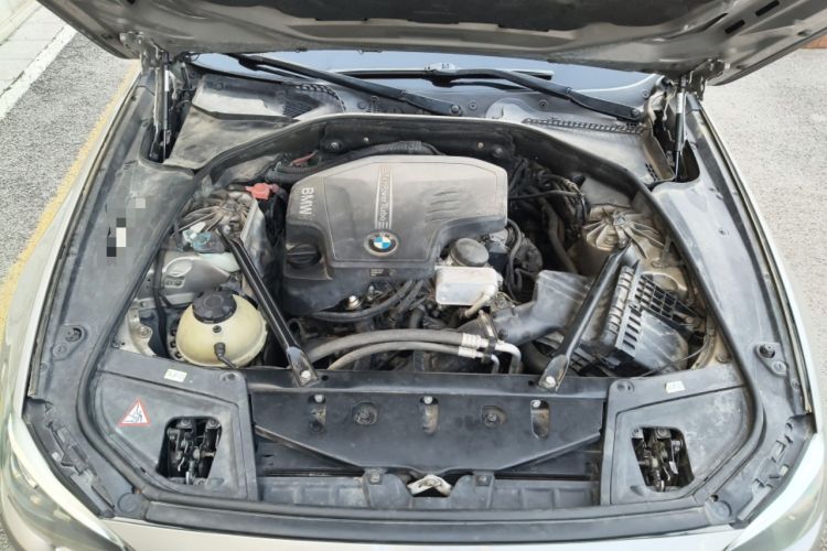 Used BMW 5 Series 2013 525Li Leading Model Engine Bay