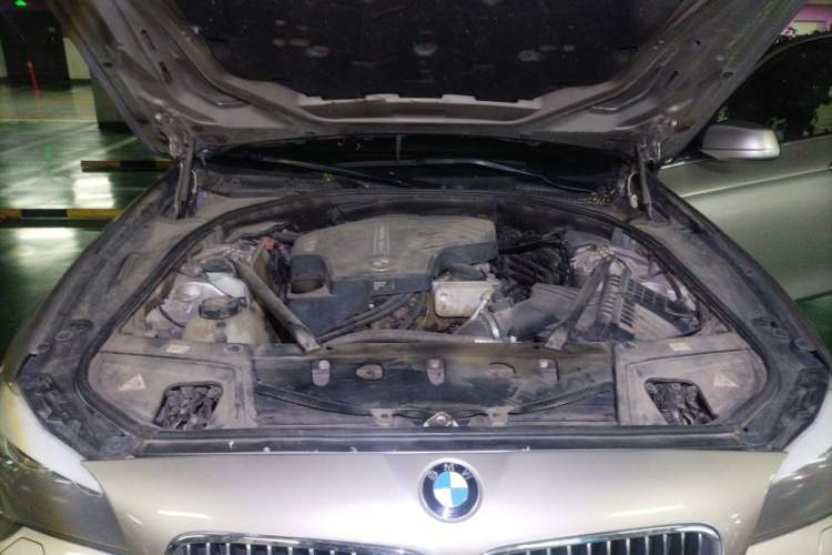 Used BMW 5 Series 2013 525Li Luxury Model Engine Bay