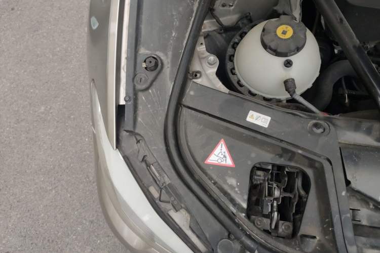 Used BMW 5 Series 2013 525Li Luxury Model Engine Bay Right