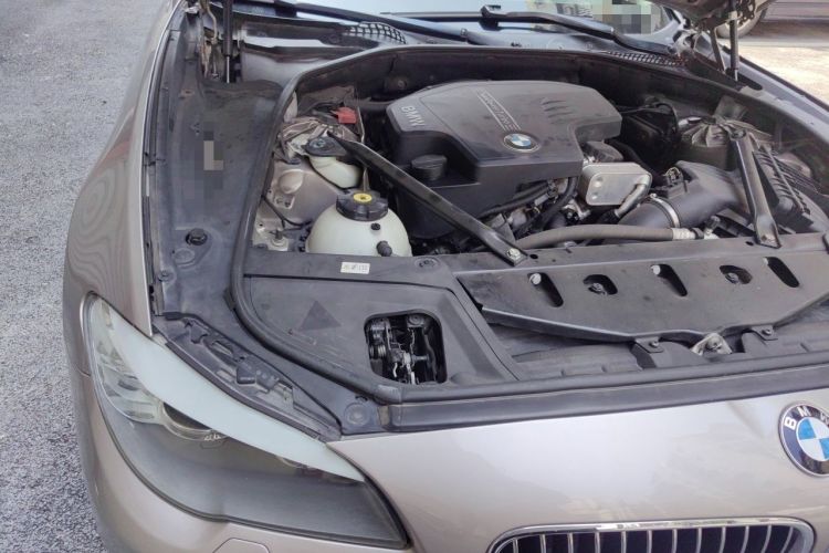 Used BMW 5 Series 2013 525Li Luxury Model Engine Bay Right