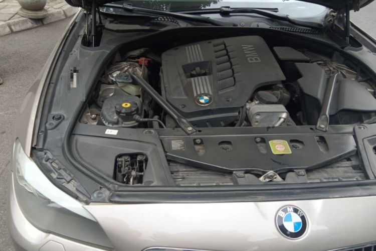Used BMW 5 Series 2013 530Li Leading Model Engine Bay Right