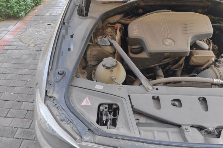 Used BMW 5 Series 2013 520Li Elegant Edition Engine Bay Right