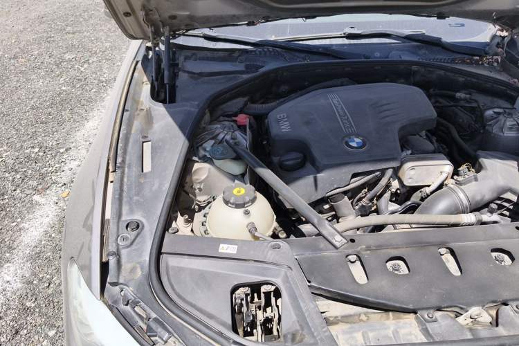 Used BMW 5 Series 2013 525Li Luxury Model Engine Bay Right