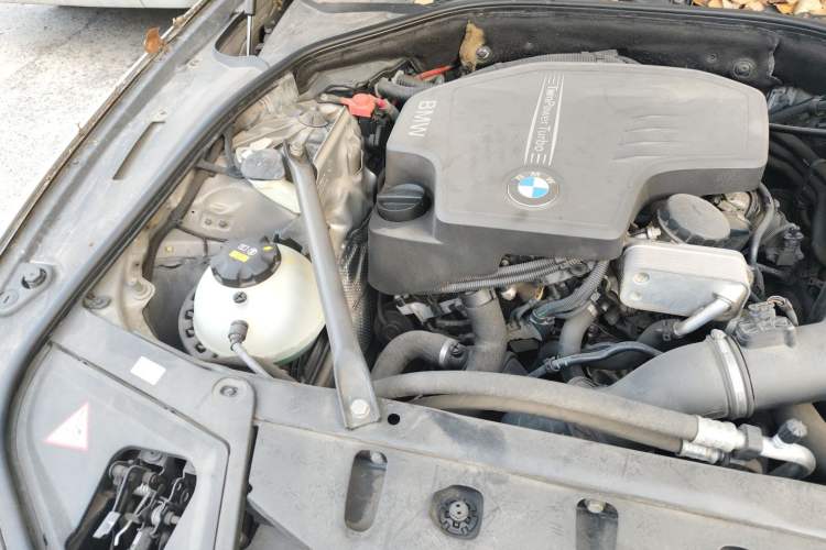 Used BMW 5 Series 2013 520i Elegant Edition Engine Bay Right