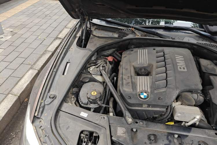 Used BMW 5 Series 2013 530Li Leading Model Engine Bay Right