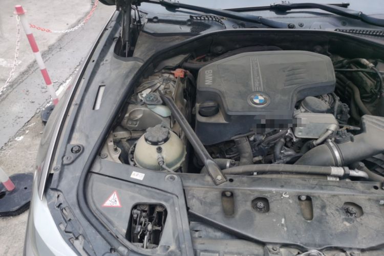 Used BMW 5 Series 2013 520Li Elegant Edition Engine Bay Right
