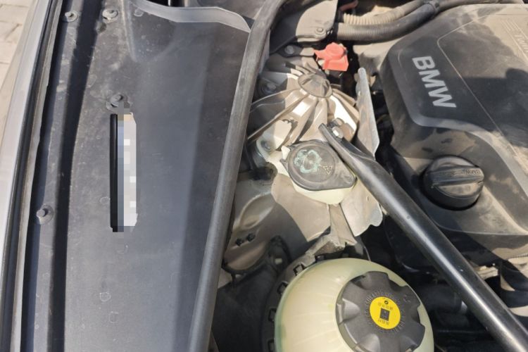 Used BMW 5 Series 2013 520Li Elegant Edition Engine Bay Right