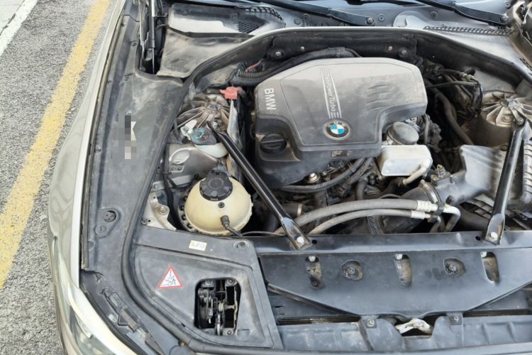 Used BMW 5 Series 2013 525Li Leading Model Engine Bay Right