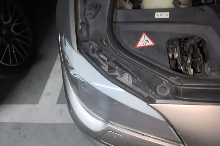 Used BMW 5 Series 2013 525Li Luxury Model Engine Bay Right