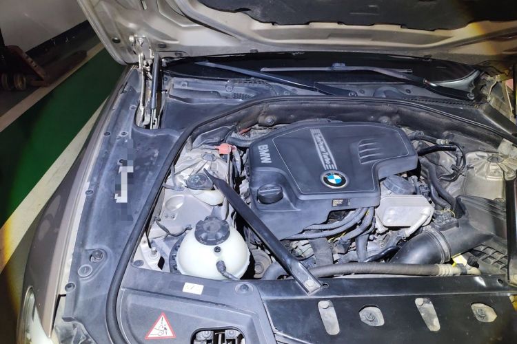 Used BMW 5 Series 2013 525Li Luxury Model Engine Bay Right