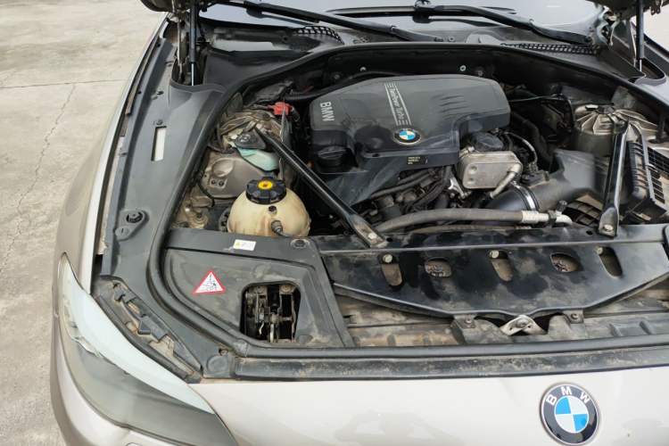 Used BMW 5 Series 2013 525Li Luxury Model Engine Bay Right