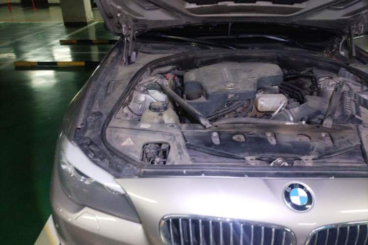 Used BMW 5 Series 2013 525Li Luxury Model Engine Bay Right