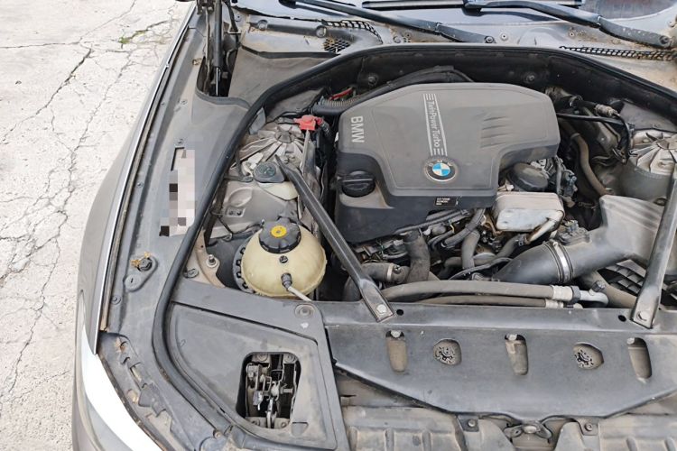 Used BMW 5 Series 2013 525Li Luxury Model Engine Bay Right