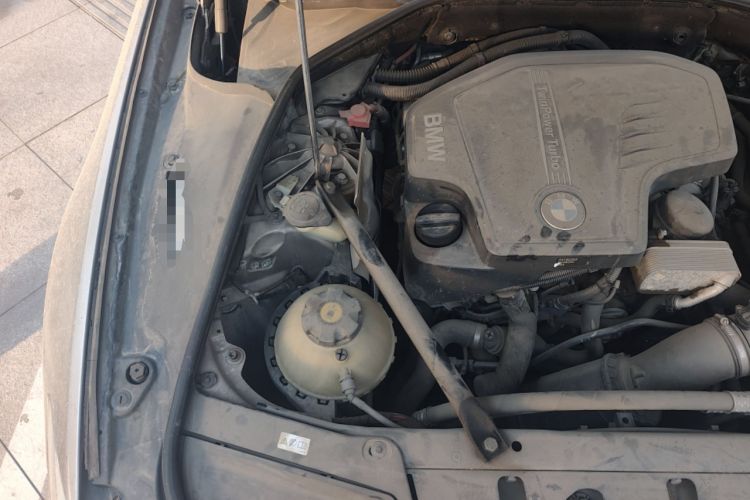 Used BMW 5 Series 2013 525Li Luxury Model Engine Bay Right