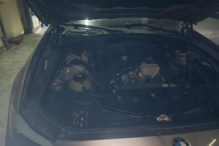 Used BMW 5 Series 2013 525Li Luxury Model Engine Bay Right