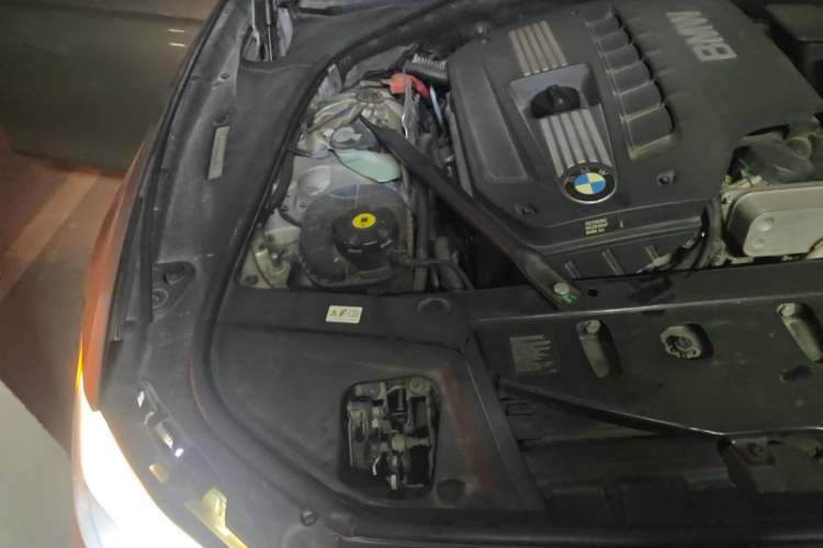Used BMW 5 Series 2013 530Li Leading Model Engine Bay Right