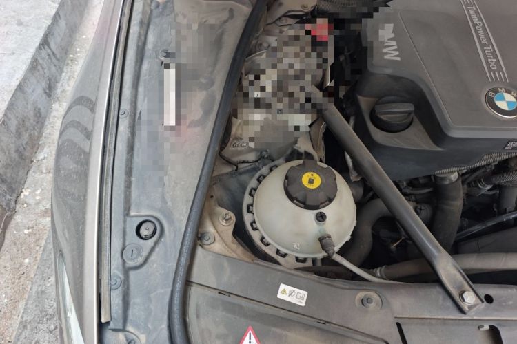 Used BMW 5 Series 2013 520Li Elegant Edition Engine Bay Right